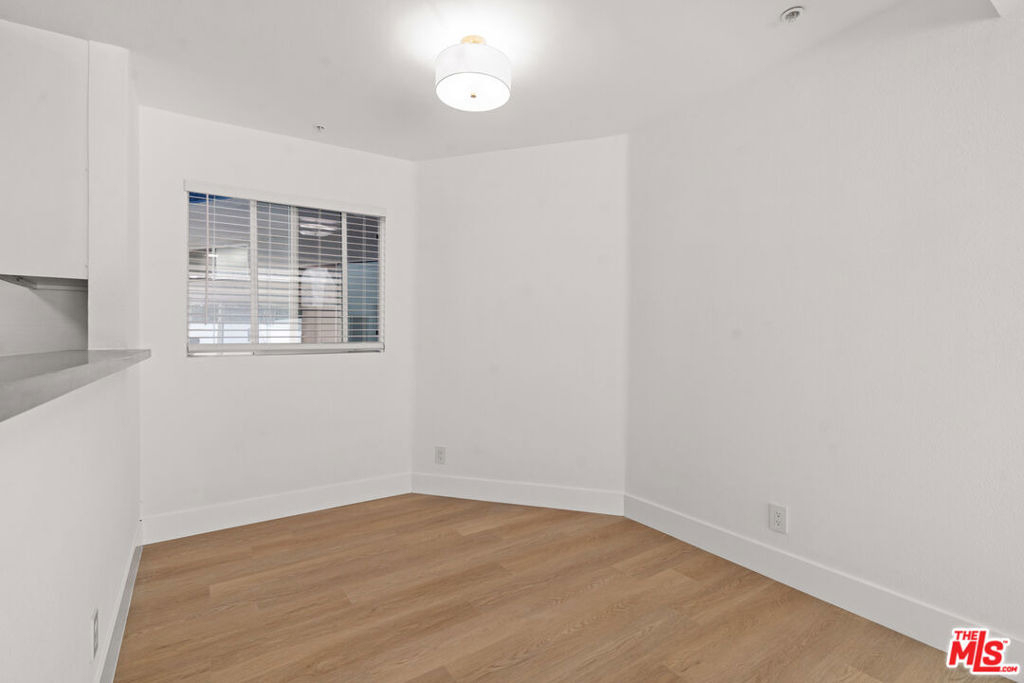 16100 W Sunset Boulevard - Photo 7