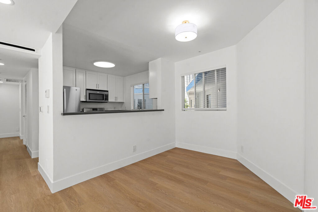 16100 W Sunset Boulevard - Photo 6