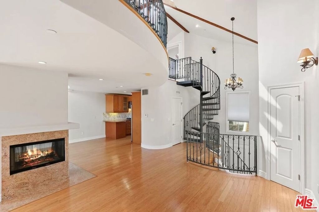 837 18th Street - Photo 4