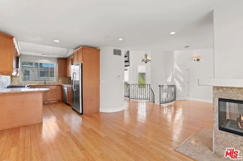 837 18th Street - Photo 7