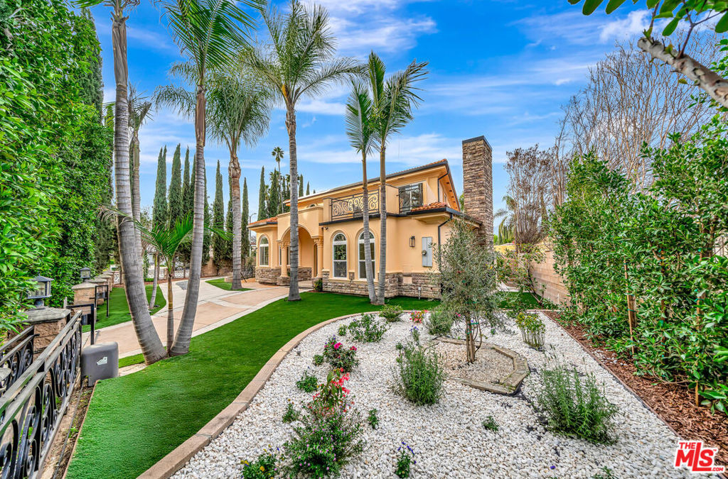 661 W Lemon Avenue - Photo 1