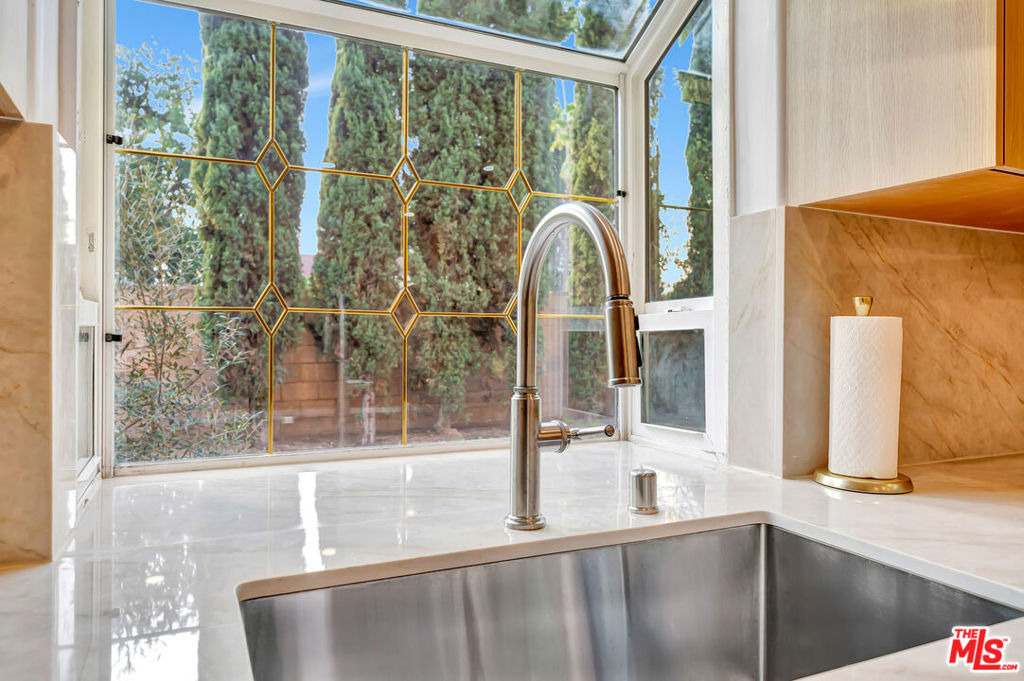 661 W Lemon Avenue - Photo 8
