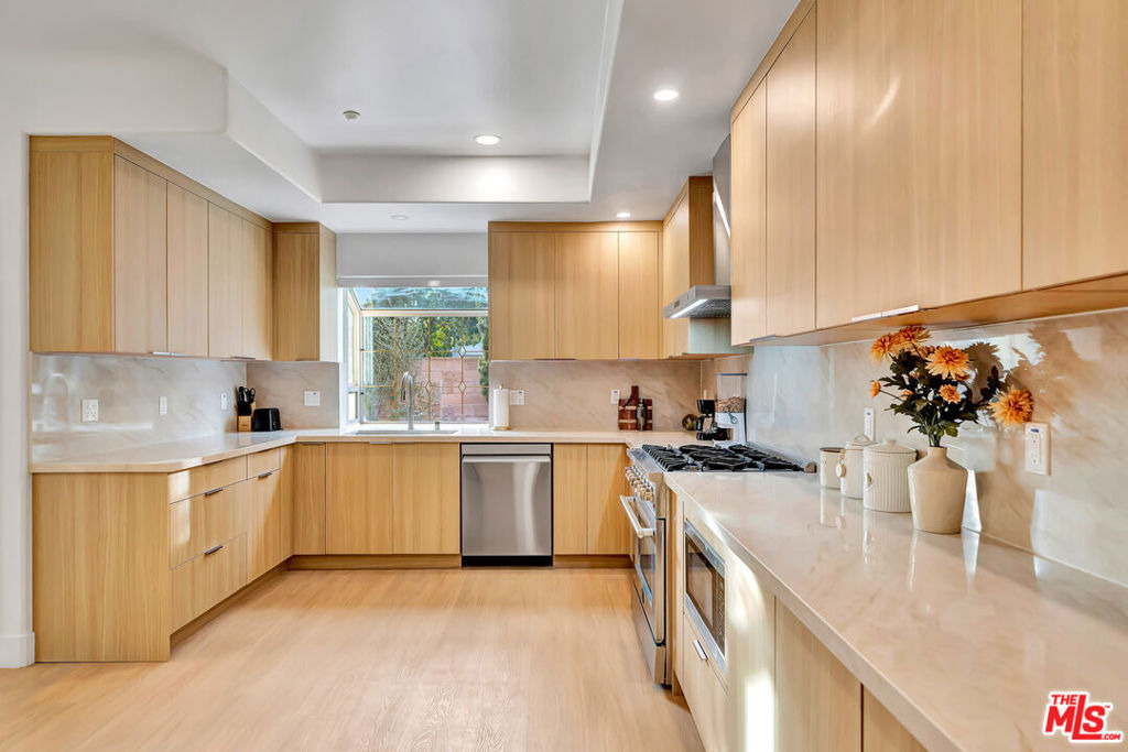 661 W Lemon Avenue - Photo 6