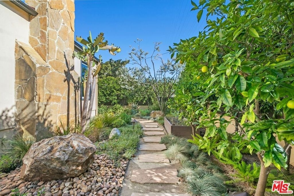 2430 30th Street - Photo 24