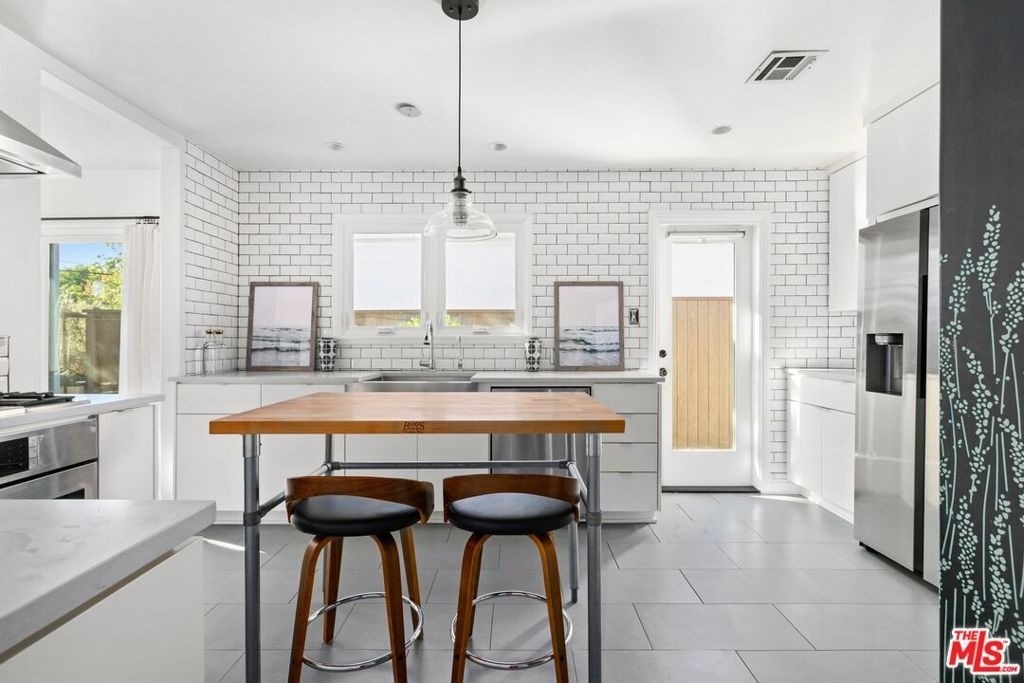 2430 30th Street - Photo 7