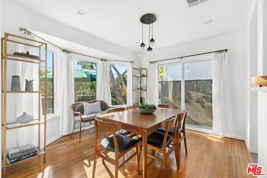 2430 30th Street - Photo 3