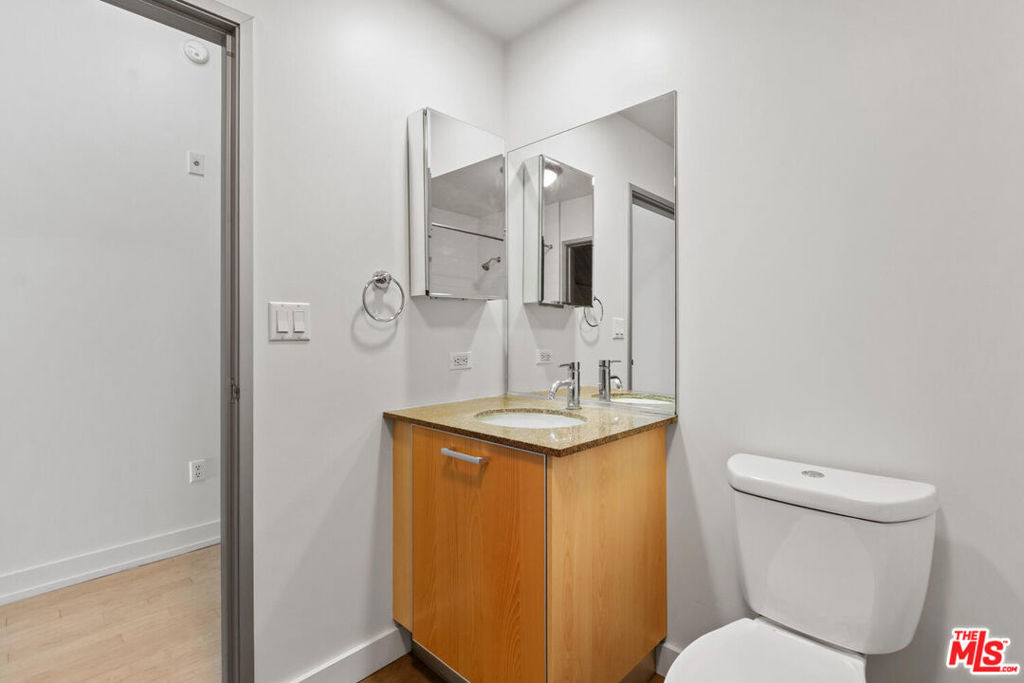 645 W 9th Street - Photo 13