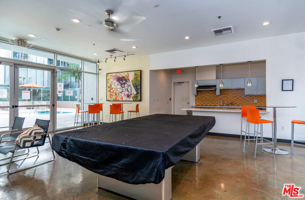 645 W 9th Street - Photo 19