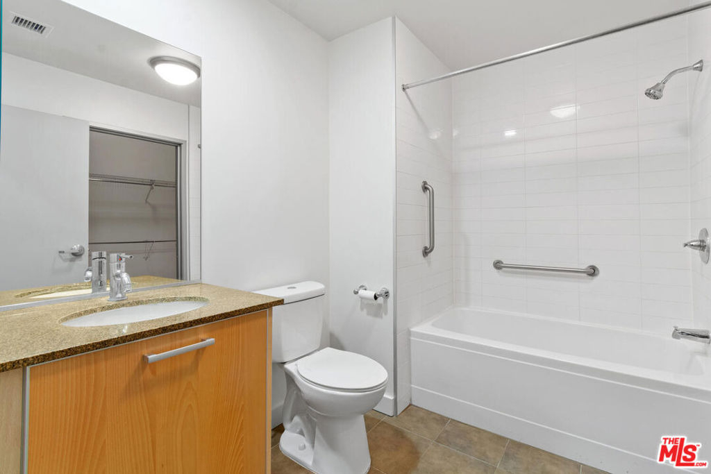 645 W 9th Street - Photo 12