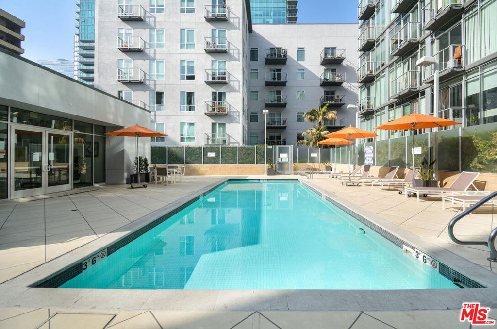 645 W 9th Street - Photo 20