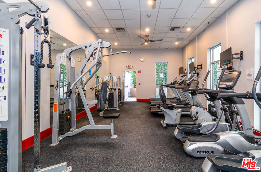 645 W 9th Street - Photo 18