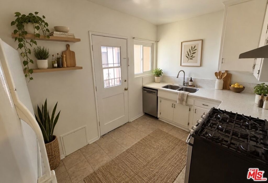 12204 Washington Place - Photo 5