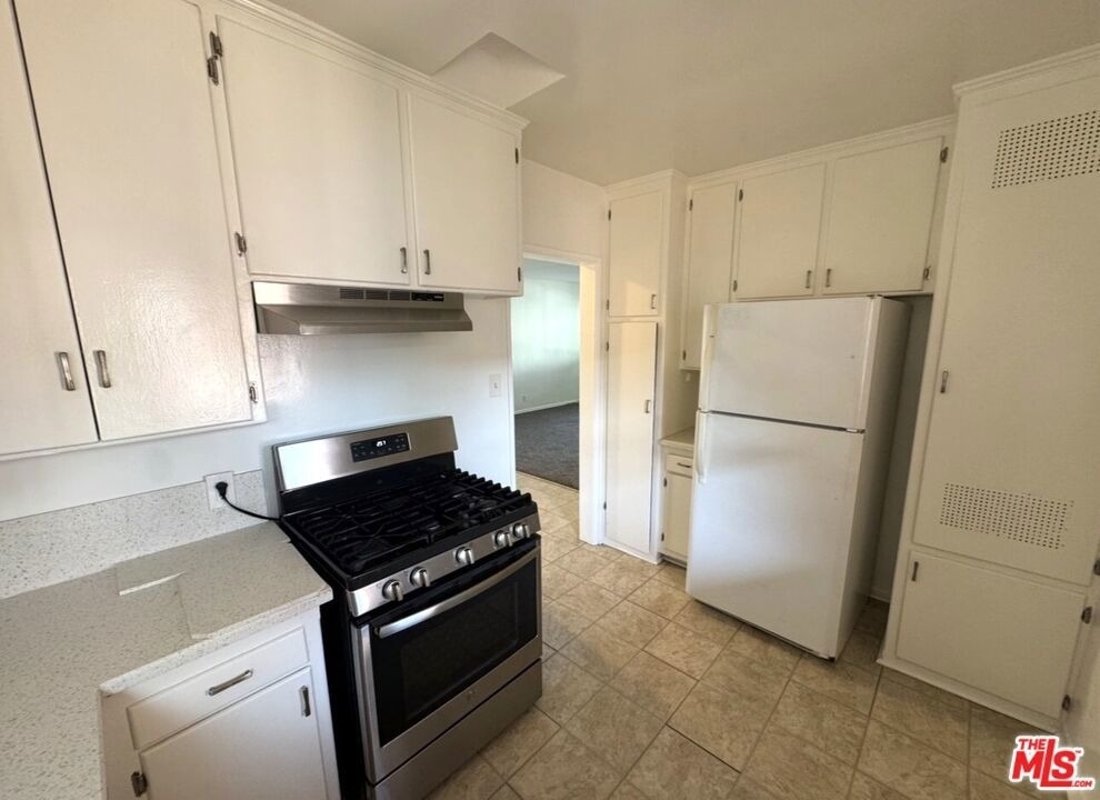 12204 Washington Place - Photo 14