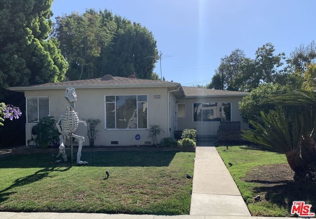 2271 Prosser Avenue - Photo 0