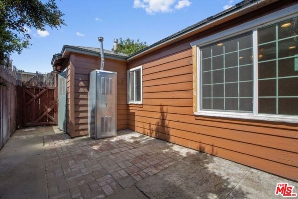 2604 S Garth Avenue - Photo 11