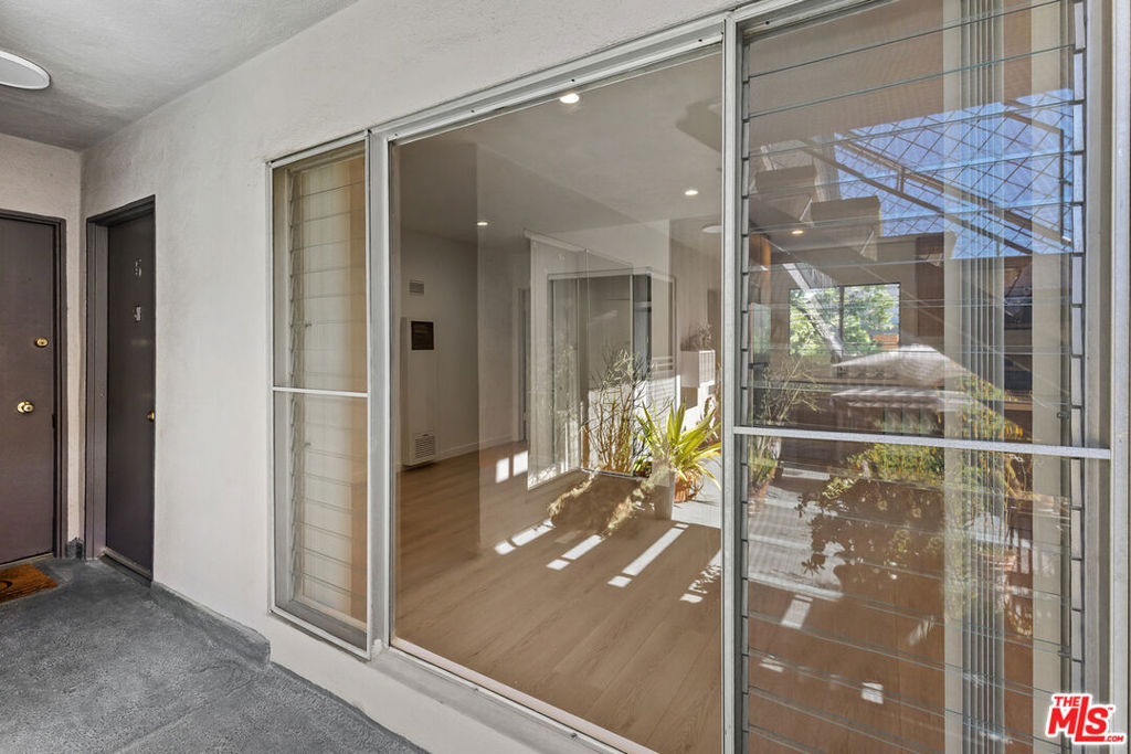 1152 N Poinsettia Place - Photo 9