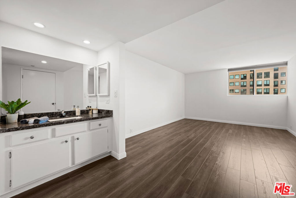 10535 Wilshire Boulevard - Photo 13