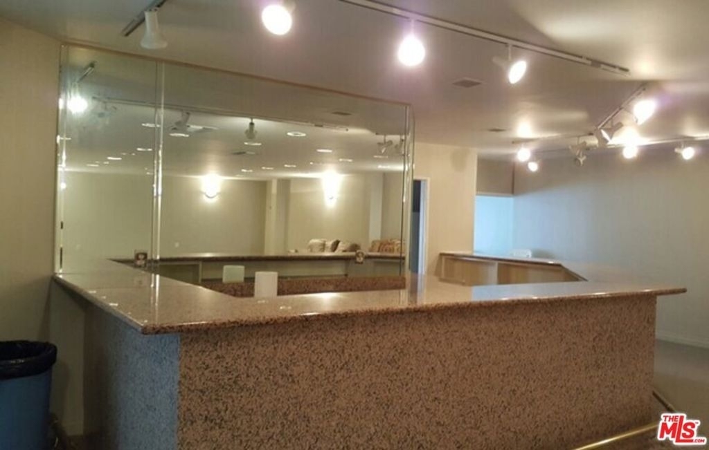 10535 Wilshire Boulevard - Photo 44