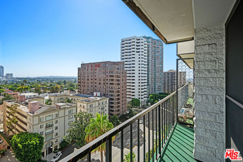 10535 Wilshire Boulevard - Photo 24