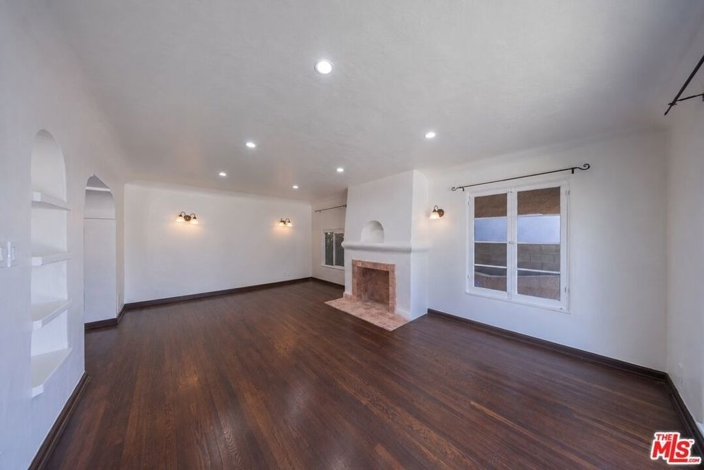8232 Blackburn Avenue - Photo 1