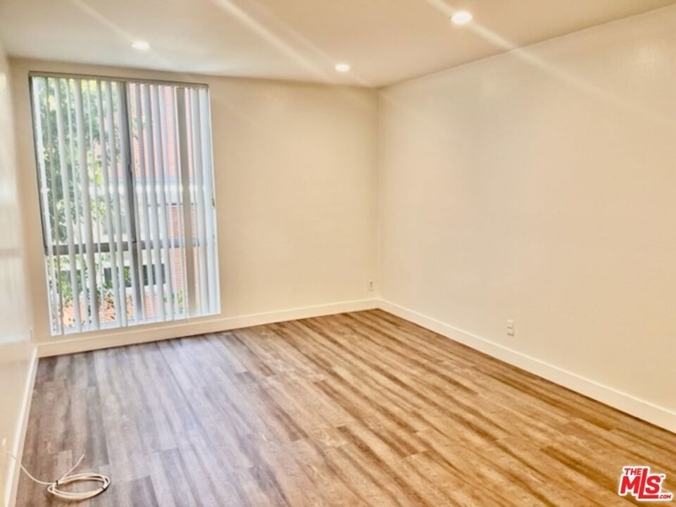 1351 N Crescent Heights - Photo 12