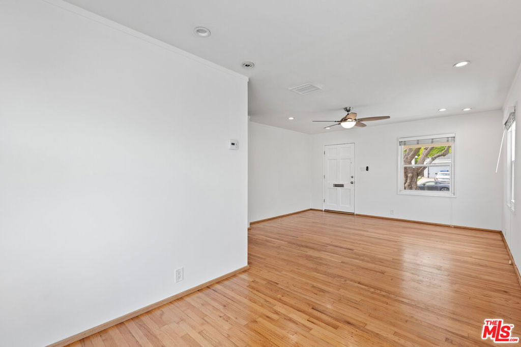 7746 Boeing Avenue - Photo 6