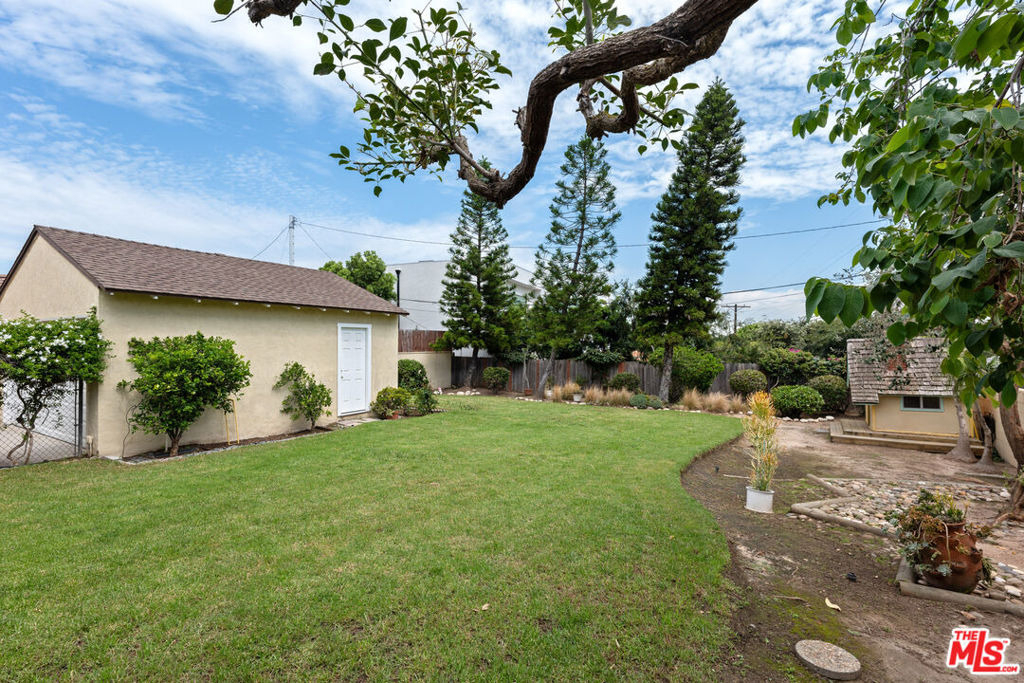 7746 Boeing Avenue - Photo 26