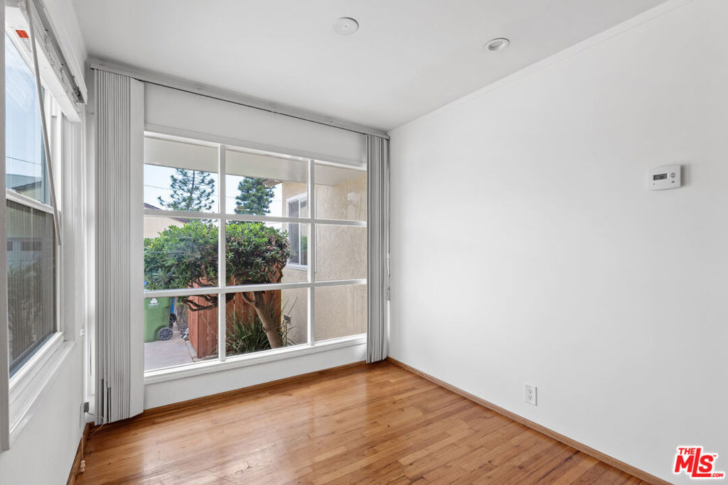 7746 Boeing Avenue - Photo 7