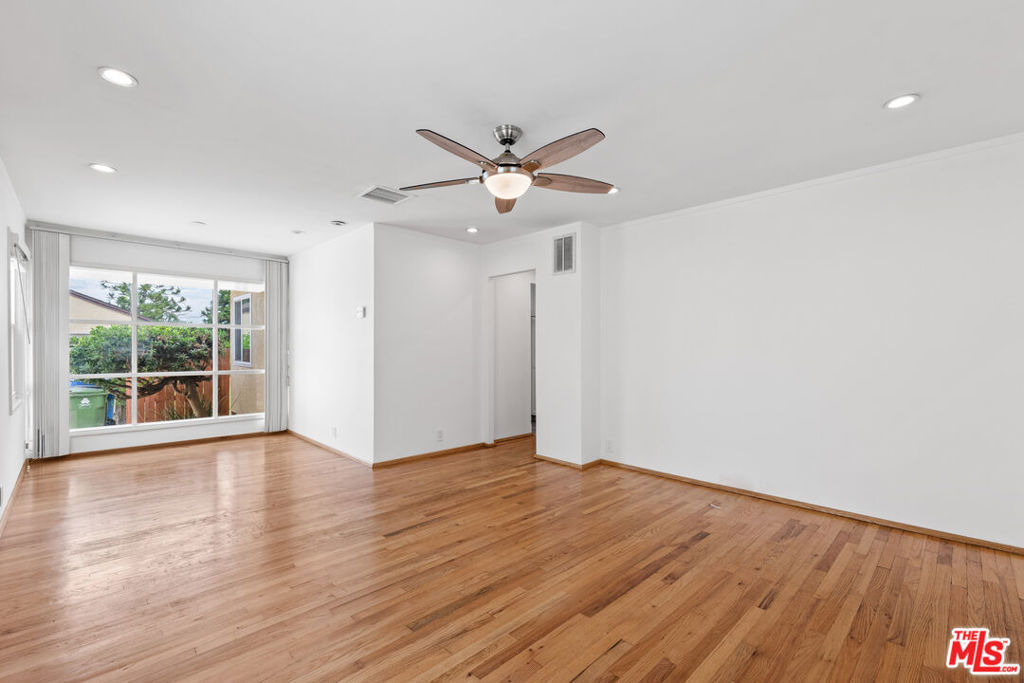 7746 Boeing Avenue - Photo 4