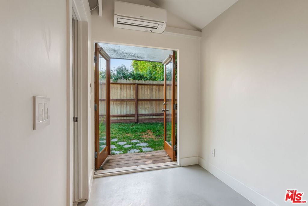 2401 32nd Street - Photo 10