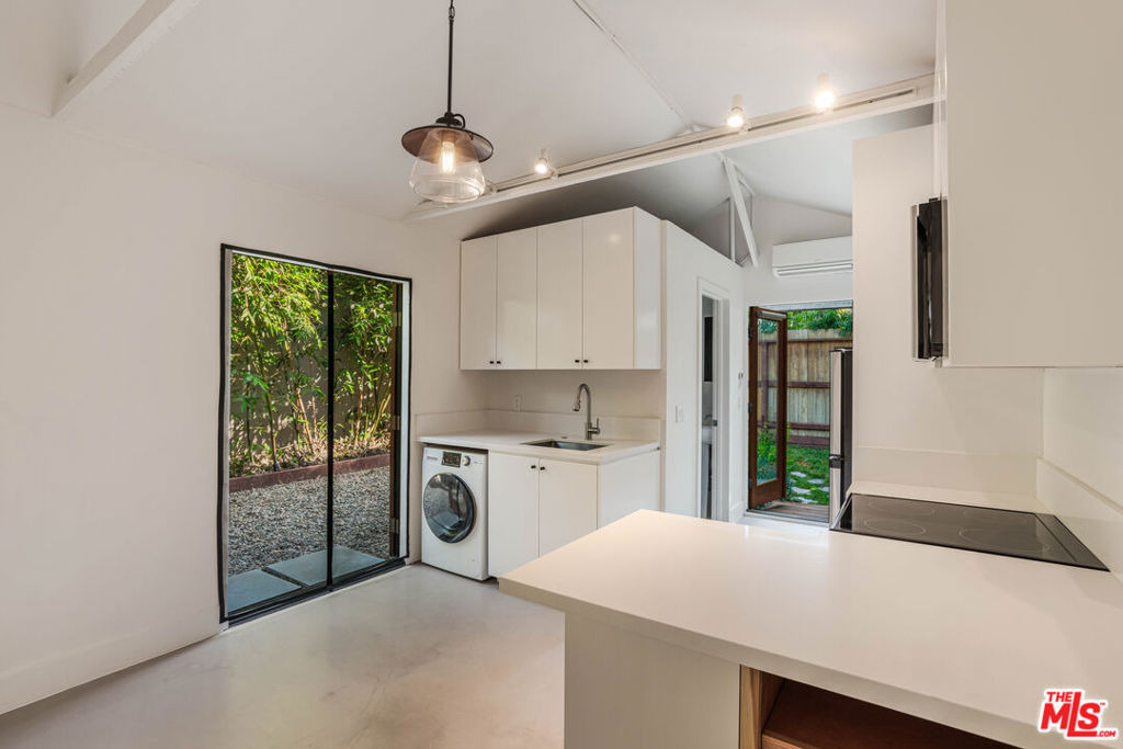 2401 32nd Street - Photo 7