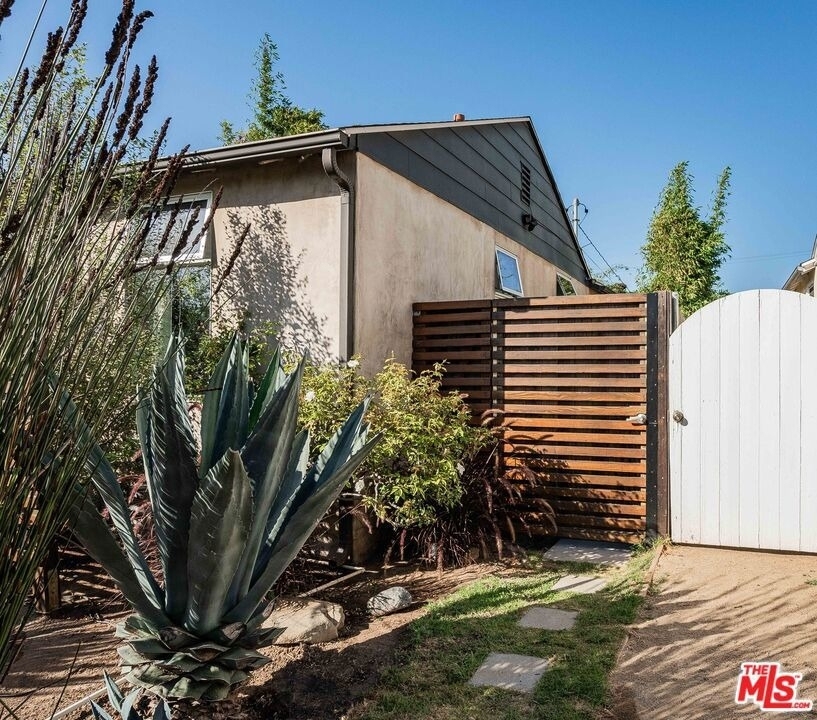 2401 32nd Street - Photo 19