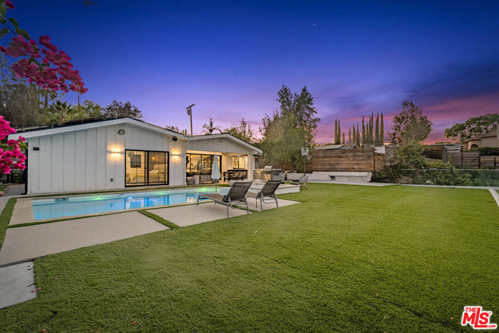 20461 Coulson Street - Photo 35