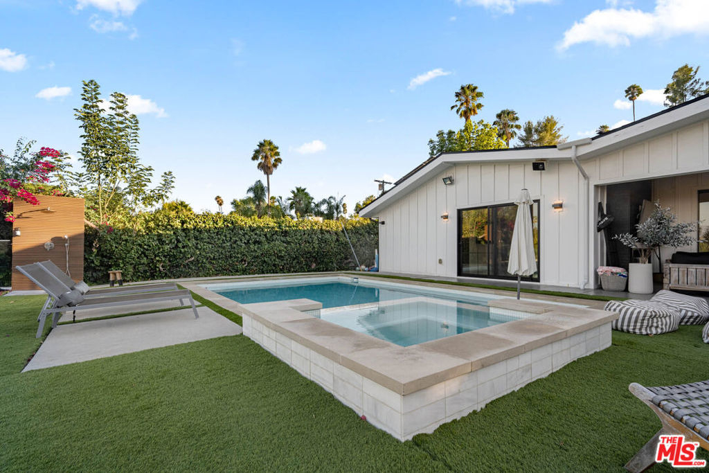 20461 Coulson Street - Photo 16