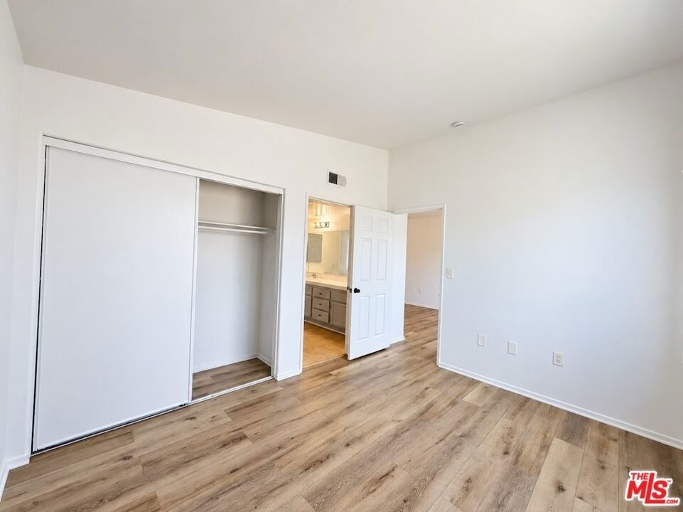 6545 Fulton Avenue - Photo 6