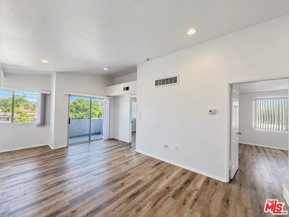 6545 Fulton Avenue - Photo 12