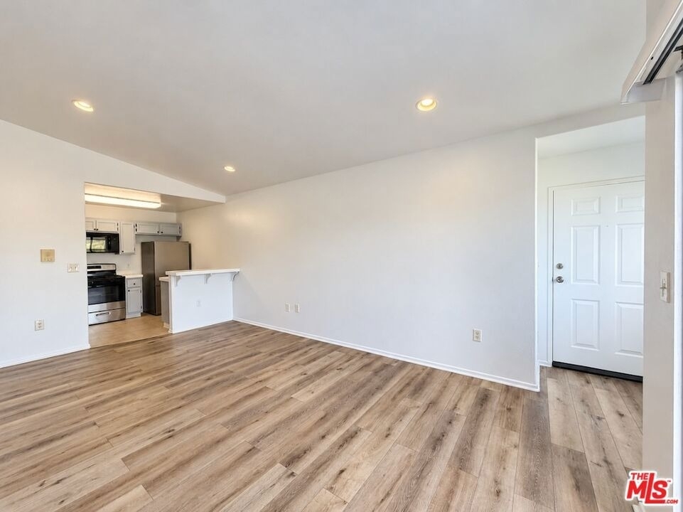 6545 Fulton Avenue - Photo 11