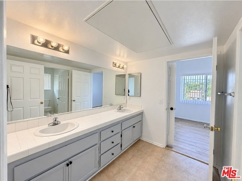 6545 Fulton Avenue - Photo 7