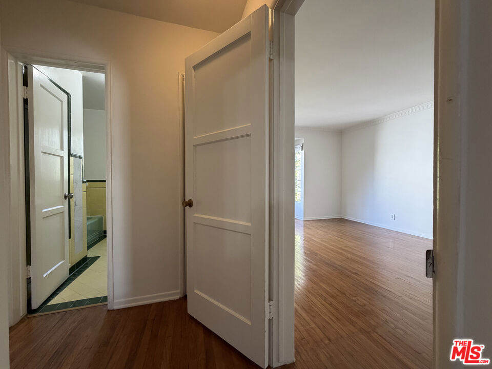 852 1/2 S Plymouth Boulevard - Photo 12