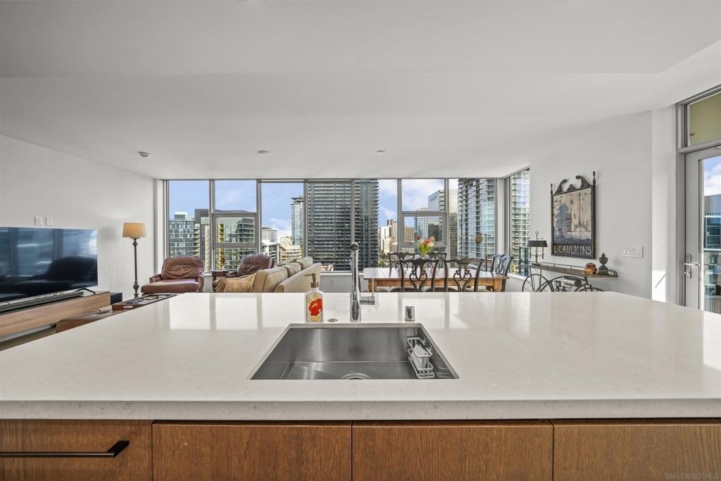 1388 Kettner - Photo 3