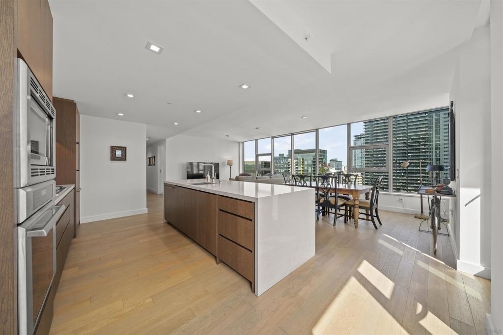1388 Kettner - Photo 0