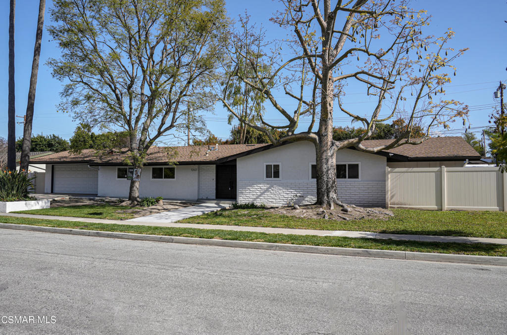1202 Sheffield Place - Photo 0