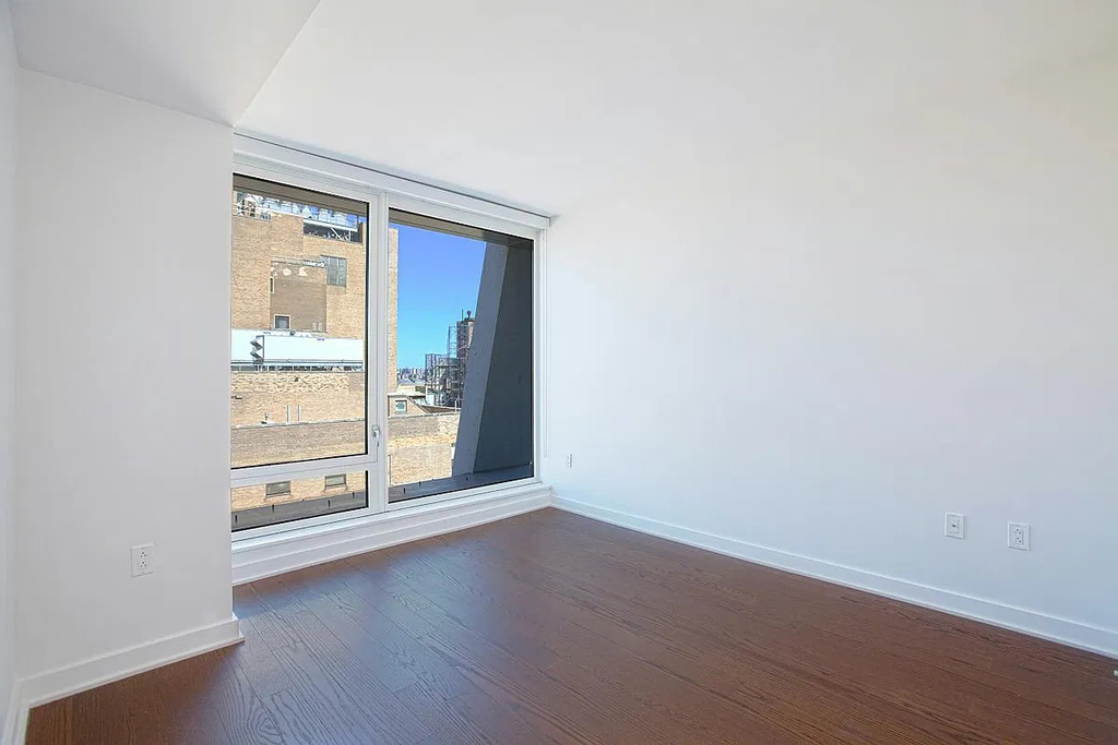 West 113th Street - Photo 4