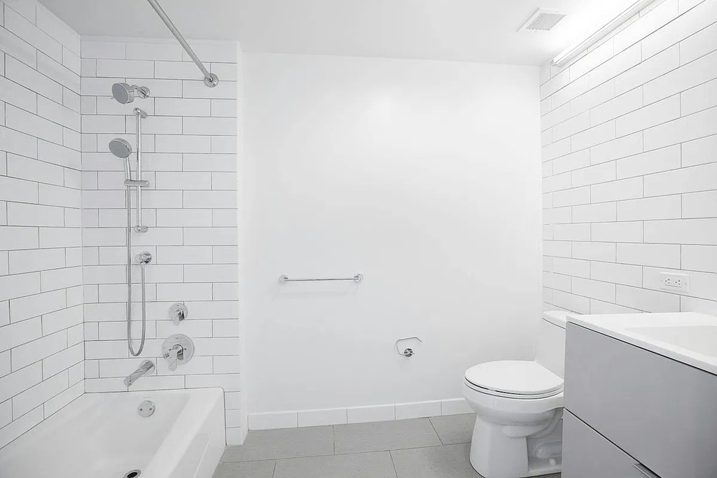 West 113th Street - Photo 7