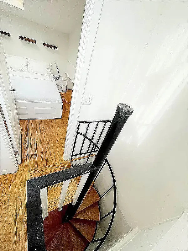 east 11th st - Photo 2