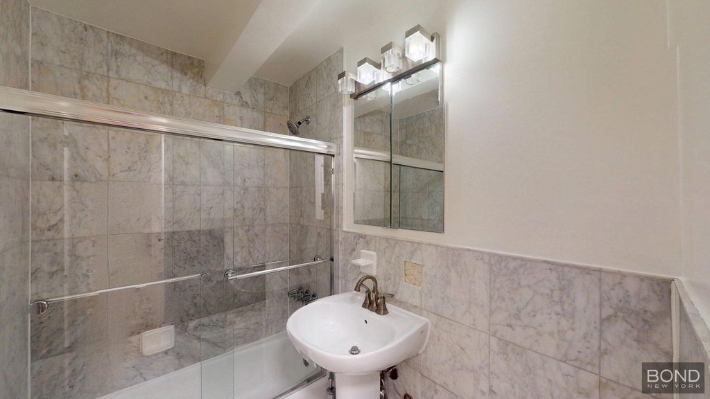 West 16th Street - Photo 3