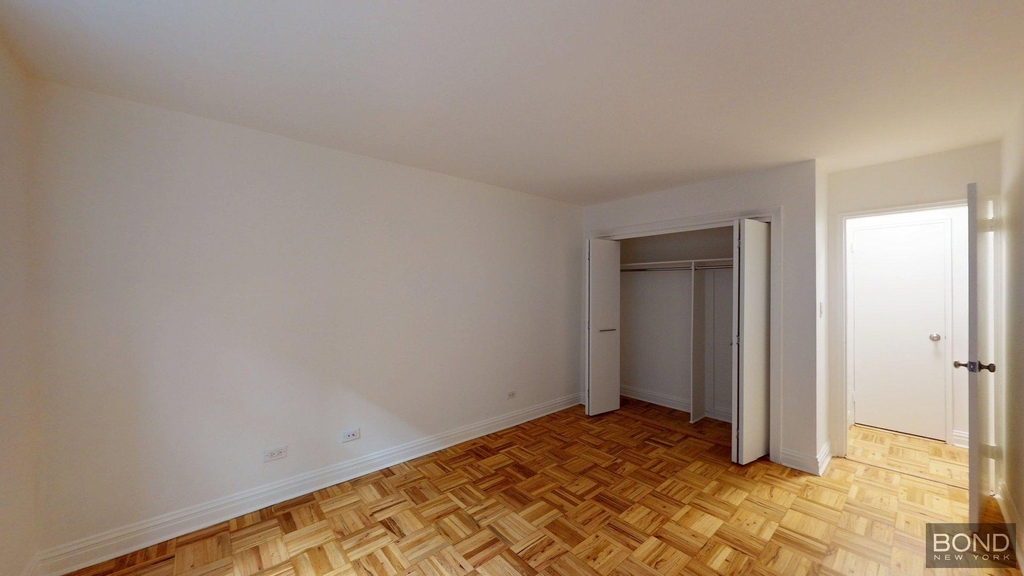West 16th Street - Photo 2
