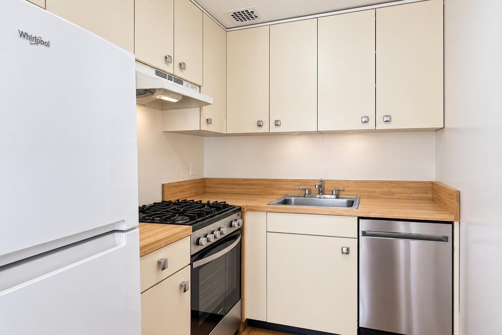 213 West 71st Street - Photo 9