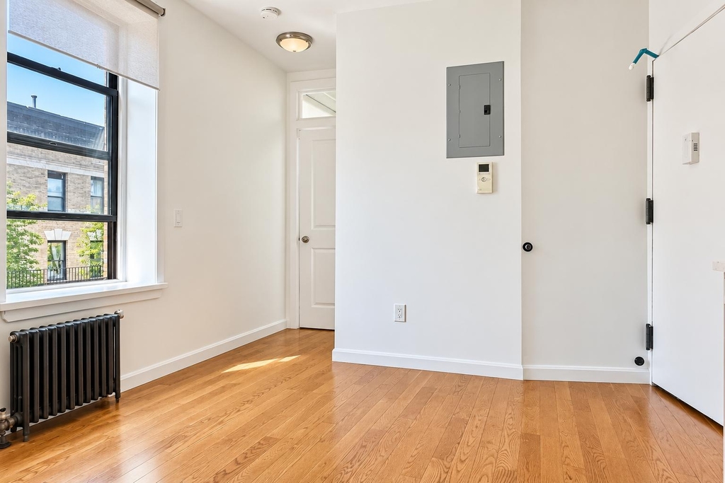 101 West 105th Street - Photo 7