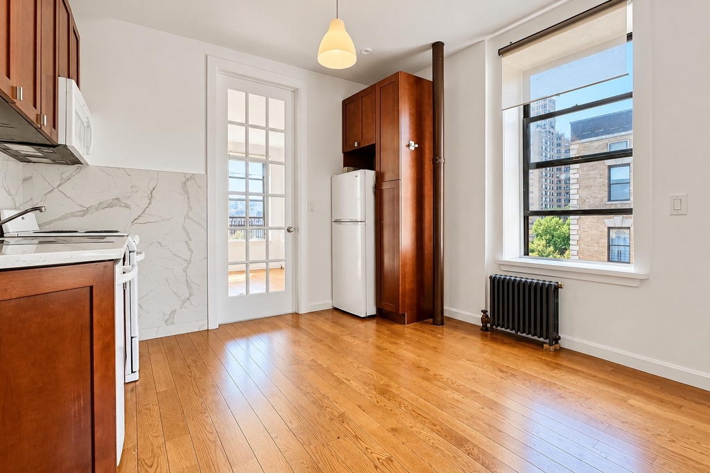101 West 105th Street - Photo 8
